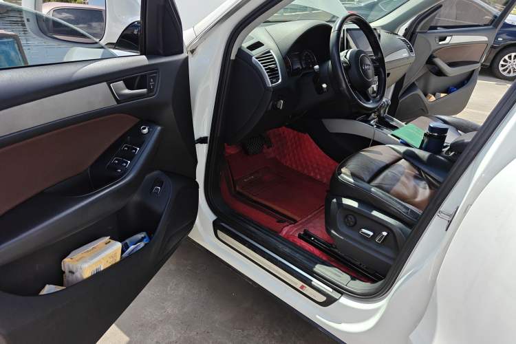 Used Audi Q5 2017 Plus 40 TFSI Ambition Model