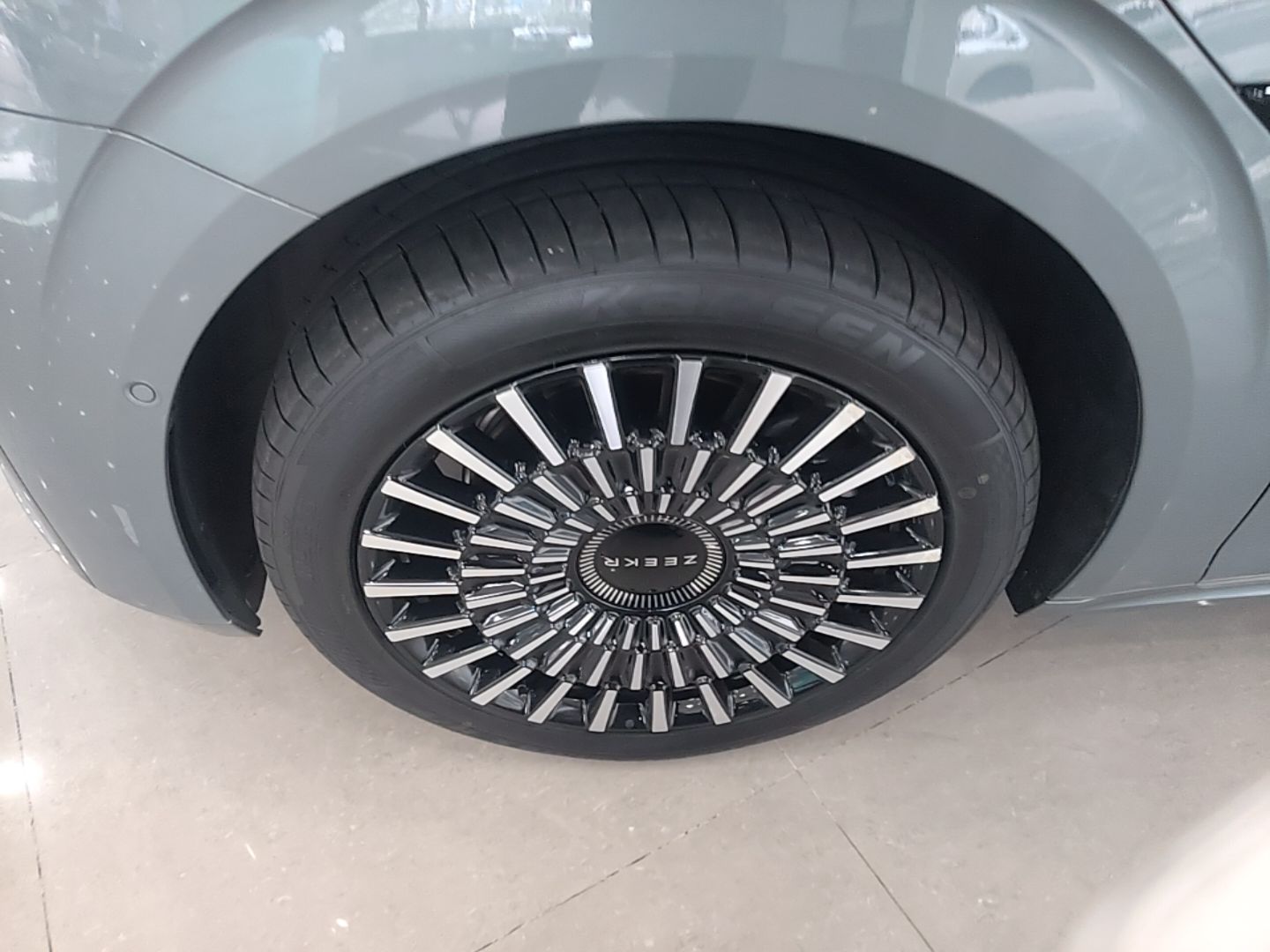 Zeekr 009 2024 7-Seater Aisle Version 108 kWh — снимка 10