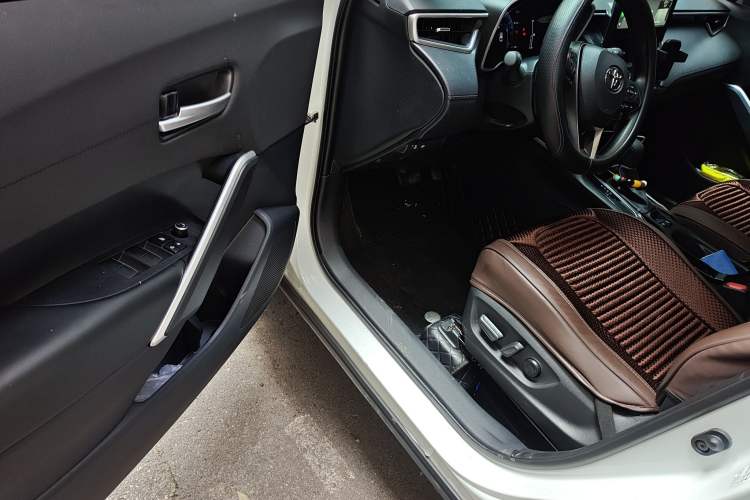 Used Toyota FRONTLANDER 2023 2.0L CVT Luxury Edition
