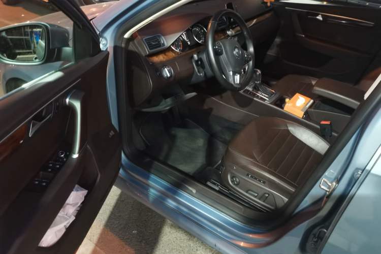 Used Volkswagen Magotan 2012 Travel Edition 2.0 TSI Luxury Version