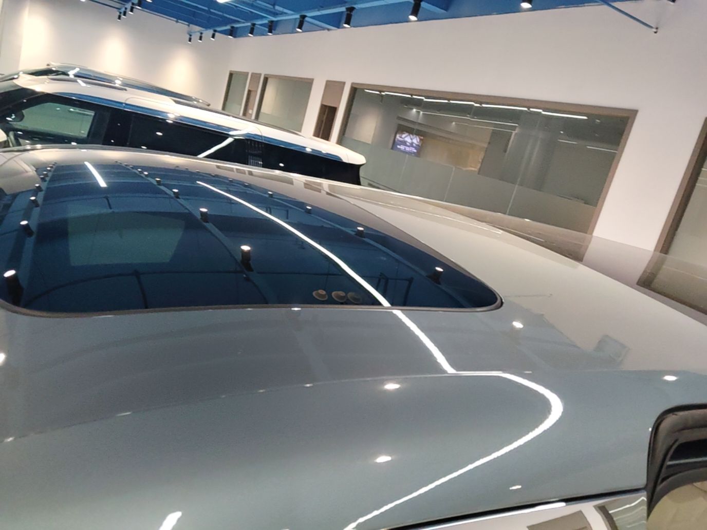 Zeekr 009 2024 Six-Seat Executive Version 4WD 108 kWh — снимка 7