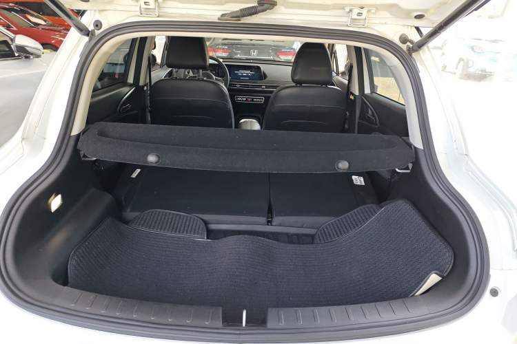 Used ORA Good Cat 2022 400km Standard Range Premium Version Lithium-Ion Battery
