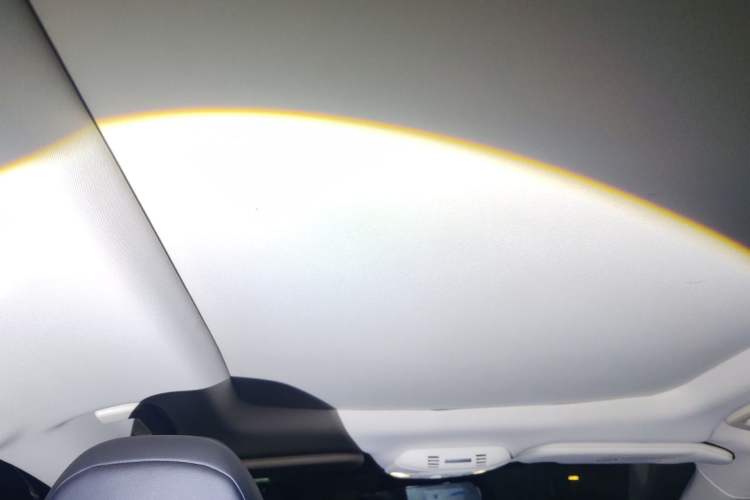 Used Ford Edge 2021 PLUS EcoBoost 245 Two-Wheel-Drive Titanium 7-Seater Headliner