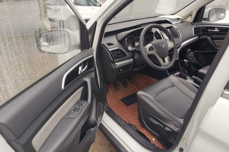 Used HYOSOW H3 2015 1.5L manual luxury version