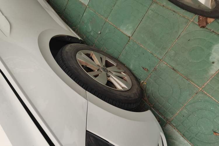 Used Volkswagen Polo 2023 Revised Plus 1.5L Automatic – Enjoy Life Edition Left Front Wheel Hub