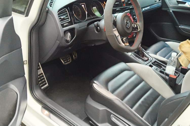 Used Volkswagen Golf 2018 280TSI Automatic R-Line Model Driver Seat