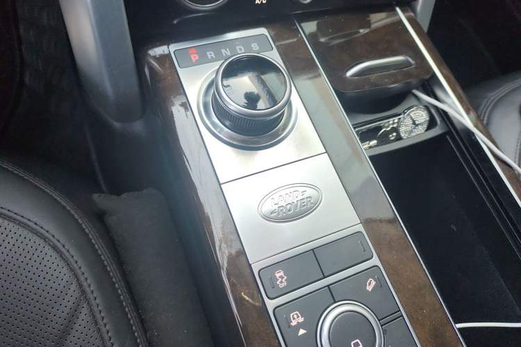 Used Land Rover Range 2021 3.0 L6 Centennial Edition Gear Lever