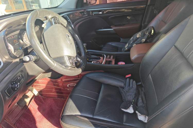 Used GAC Trumpchi GS7 2017 320T Two-Wheel-Drive Luxury Smart Connectivity Model
