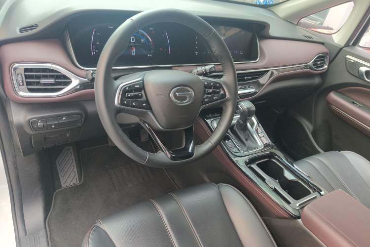 Used GAC Trumpchi M6 2023 PRO 270T DCT Luxury Edition Center Console