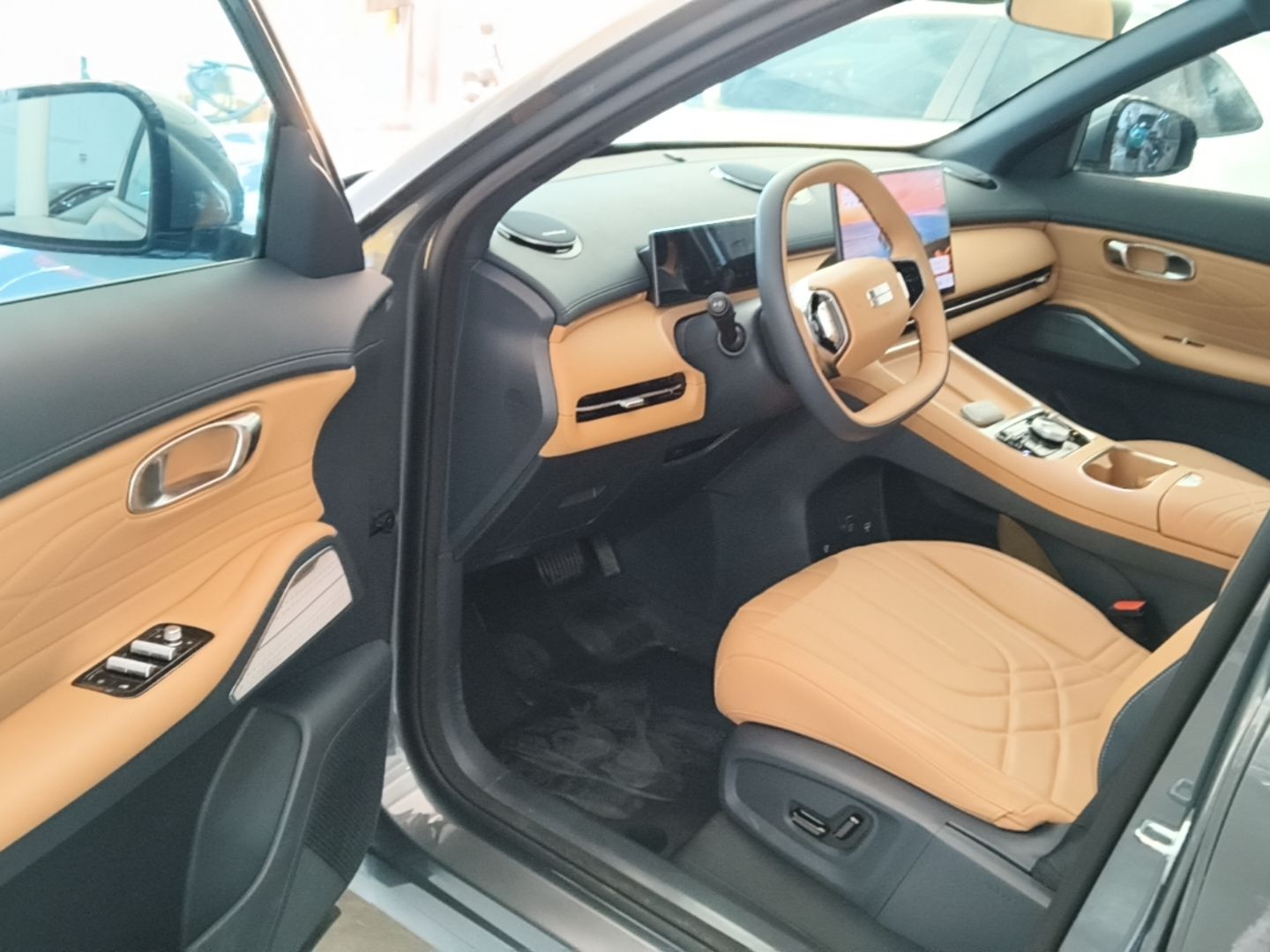 Geely Galaxy Xingjian 7 EM-i 2025 120km Launch+ Version — снимка 18