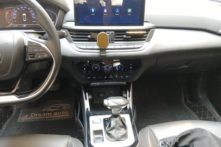 Used Dongfeng Aeolus Yixuan 2020 230T Automatic Advanced Edition Audio And AC Panel