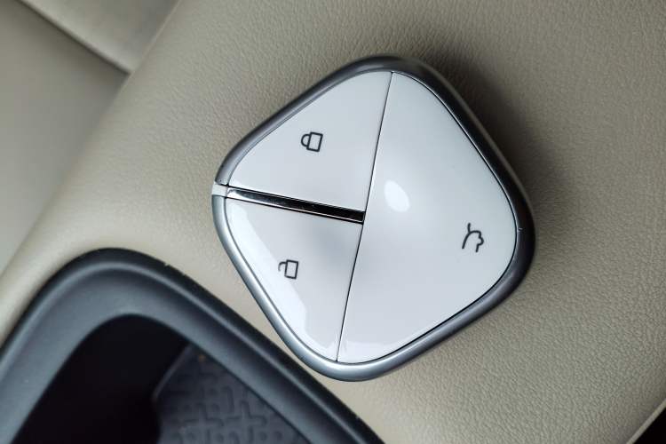 Used Wuling Bingo PLUS 2024 510 km Flagship Edition Four-Seater Version
