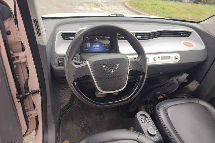 Used Wuling Hongguang MINIEV 2021 Macaron Premium Model – Lithium Iron Phosphate
