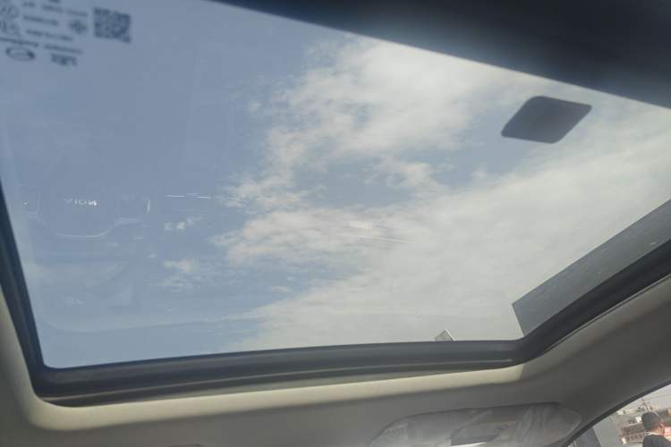 Used AION Y 2023 Plus 510 Smart Edition Headliner