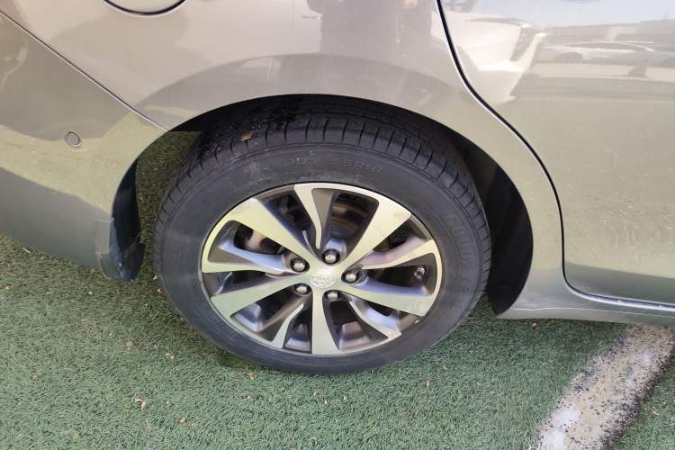 Used Buick Excelle GX 2018 18T Automatic Elite Model Right Rear Wheel Hub