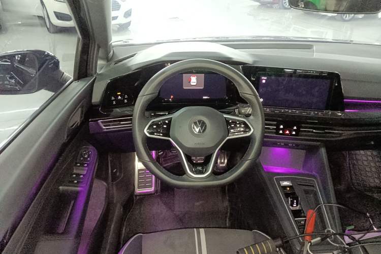 Used Volkswagen Golf 2023 Facelift 280TSI DSG R-Line Lite Steering Wheel
