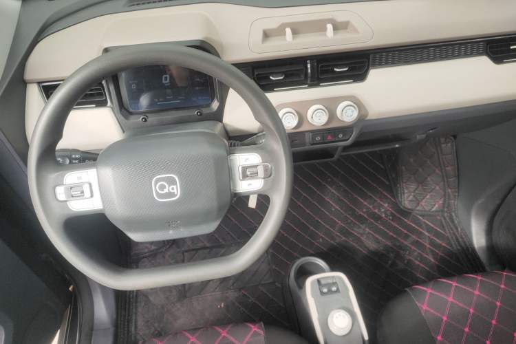 Used Chery QQ Ice Cream 2024 Restyled 170 km Sundae Center Console