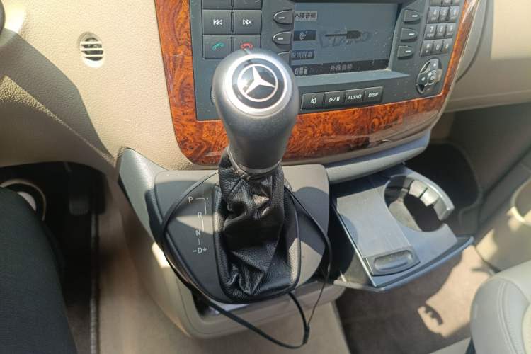 Used Mercedes-Benz Viano 2013 3.0L Comfort Edition
