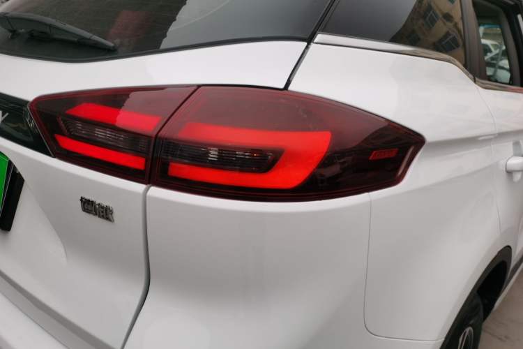 Used Geely Auto Emgrand X7 Sport 2022 1.8TD DCT Zhiya Trim Exterior 3