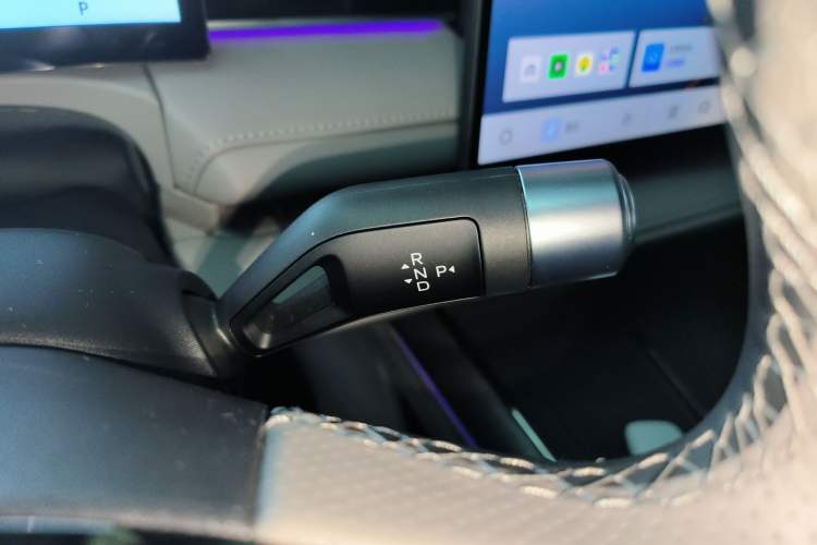 Used Geely Galaxy 8 2025 130km EM-i Prestige Edition Gear Lever