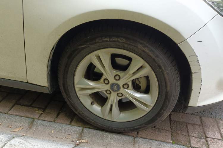 Used Ford Focus 2012 Sedan 1.6L Manual Fashion Edition
