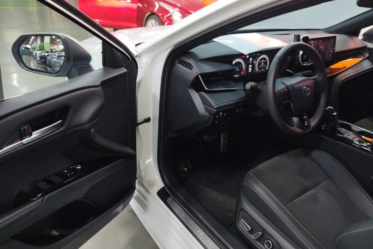 Used Toyota Camry 2026 Model 2.0S Sport Edition Driver Seat