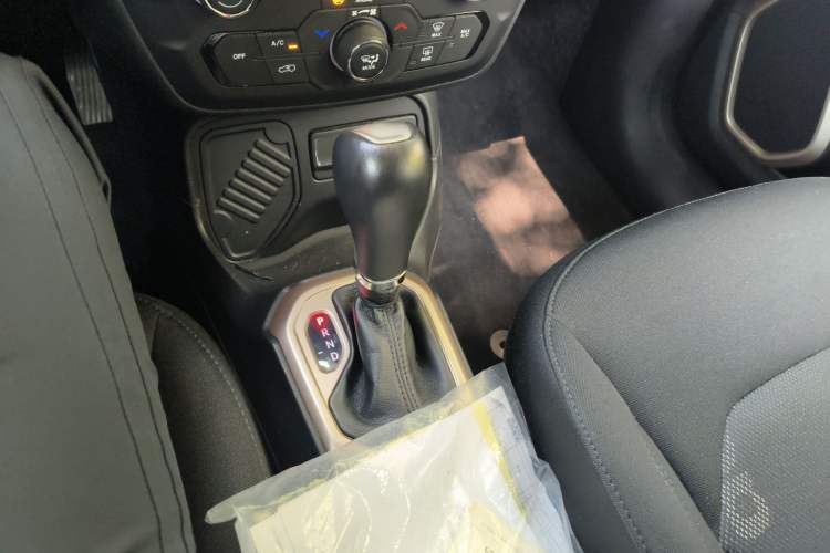 Used Jeep Renegade 2018 Connected Large Screen Version 180T Automatic High-Energy Edition
