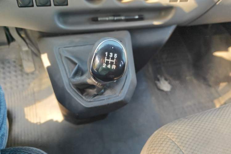 Used JMC Transit 2017 2.8T Commercial Version Short Wheelbase Mid-Roof 6/7/8-Seater JX493 Gear Lever