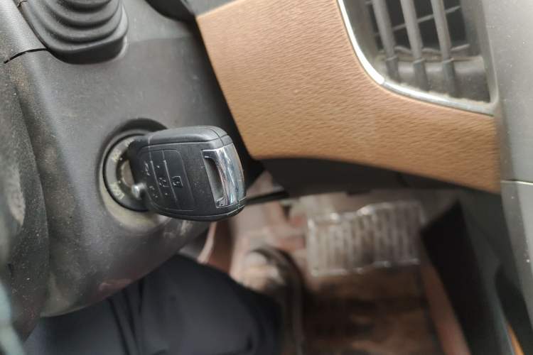 Used Baojun 630 2013 1.5L manual Entry-level trim
