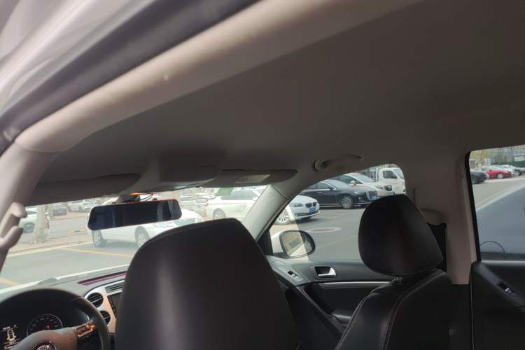 Used Volkswagen Tiguan 2016 300TSI Automatic Two-Wheel Drive Comfort Edition Headliner