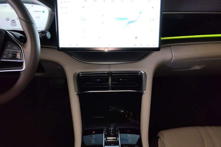 Used BYD Song PLUS New Energy 2025 DM-i Intelligent Driving 160KM Flagship Model Audio And AC Panel