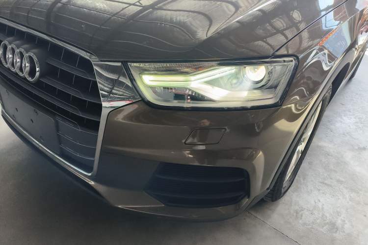 Used Audi Q3 2018 30th Anniversary Edition 30 TFSI Standard Model Left Front Headlight