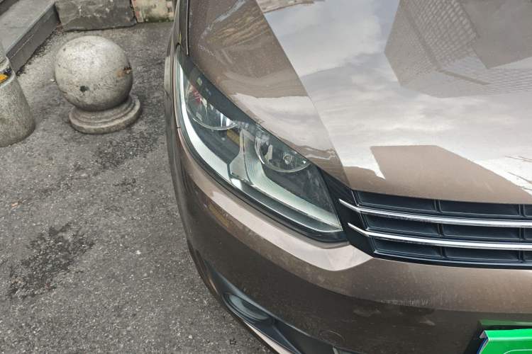 Used Volkswagen Touran 2011 1.4T Manual Zhiya Edition 5 Seats Right Front Headlight