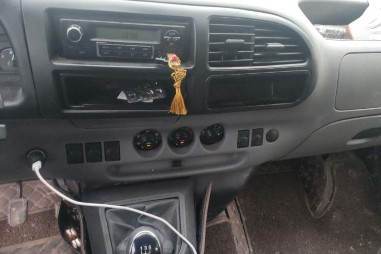 Used JMC Transit 2019 2.8T Commercial Version Short Wheelbase Mid-Roof 6-Seater China VI JX493
