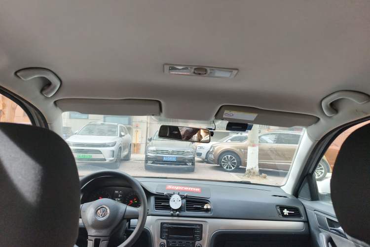 Used Volkswagen Lavida 2015 1.6L Automatic Fashion Edition
