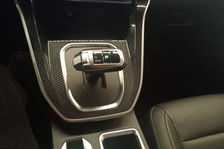 Used Haval M6 2023 PLUS 1.5T DCT Luxury Smart Connectivity Model Gear Lever