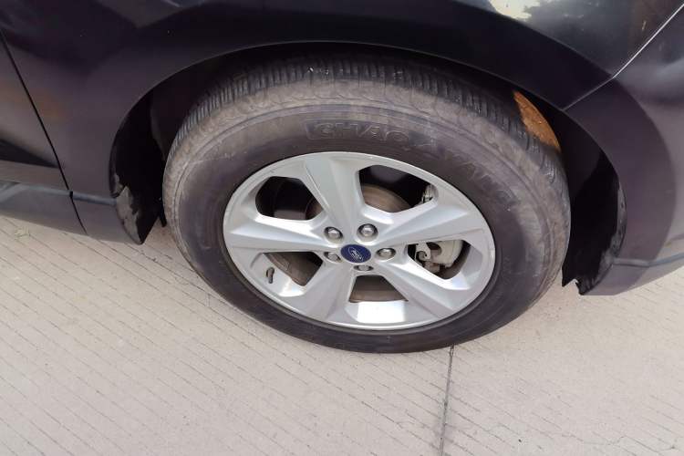 Used Ford Edge 2018 EcoBoost 245 Two-Wheel-Drive Titanium 5-Seater China V Standard Right Front Wheel Hub