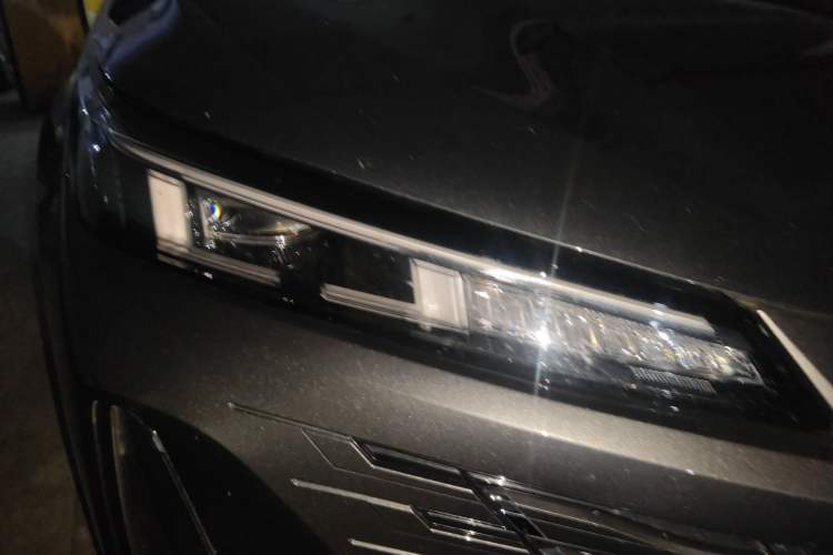 Used CHANGAN Eado 2025 Blue Whale 1.5T 500Bar Prestige Model Right Front Headlight