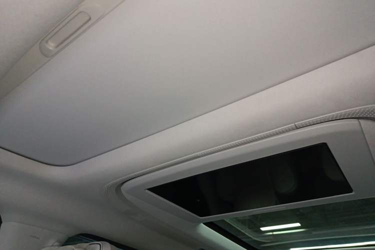 Used XPeng X9 2024 702 Ultra-Long Range Max Headliner