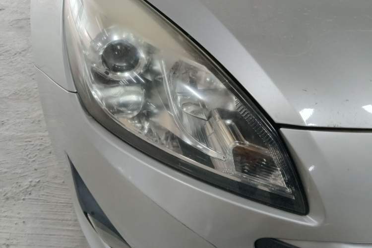 Used CHANGAN Alsvin V5 2012 1.5L Manual Dream Edition Right Front Headlight