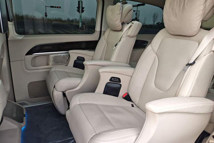 Used Mercedes-Benz V-Class 2017 V 260 Prestige Edition