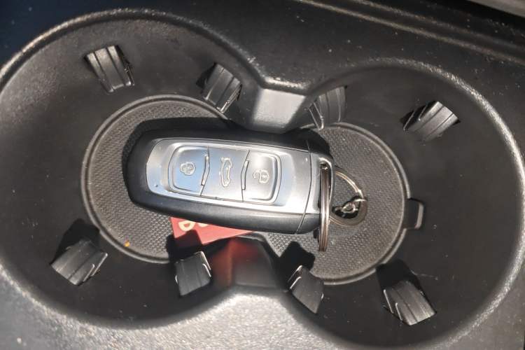 Used Geely Auto Emgrand X7 Sport 2016 1.8TD Automatic ZhiZun Version Vehicle Key