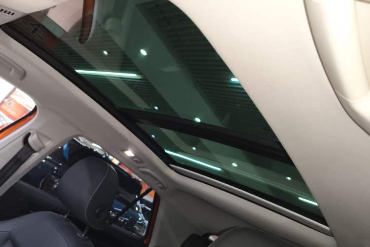 Used Volkswagen T-ROC 2019 280TSI DSG Two-Wheel Drive Comfort Version China VI Standard