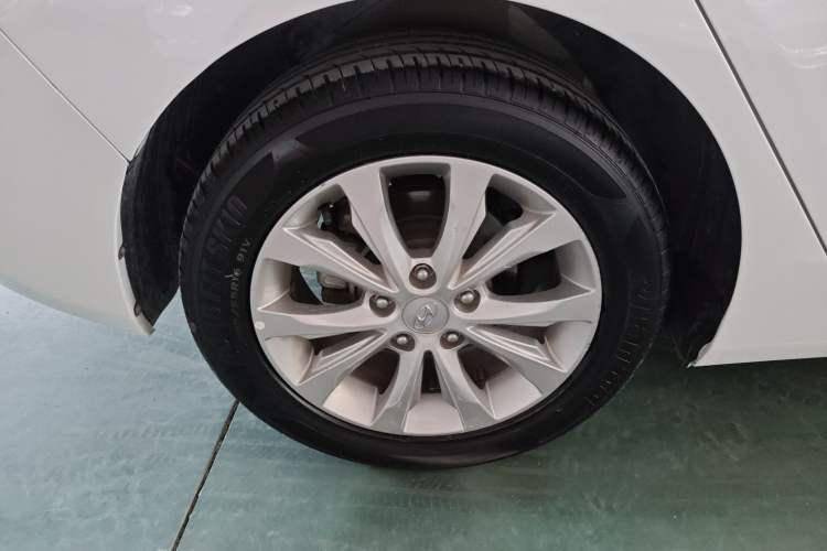 Used Hyundai Elantra (5th Generation / Langdong) 2016 1.6L Automatic Smart Version Right Rear Wheel Hub