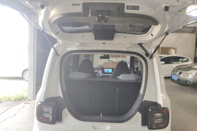 Used Geely Galaxy Panda 2023 Panda Mini 200km Endurance Bear
