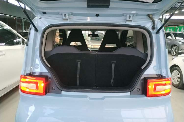 Used Wuling Hongguang MINIEV 2020 Freedom Version Lithium Iron Phosphate Trunk
