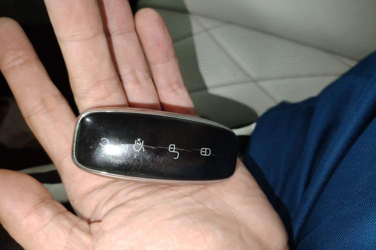 Used Denza D9 2022 DM-i 970 Four-Wheel Drive Prestige Model
