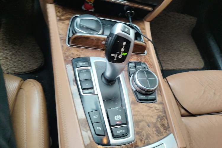Used BMW 7 Series 2013 740Li Luxury Model Gear Lever