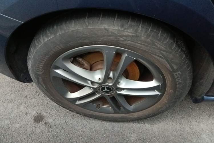 Used Mercedes-Benz B-Class 2020 B 180 Right Rear Wheel Hub