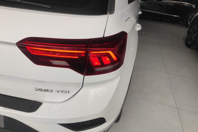 Used Volkswagen T-ROC 2022 280TSI DSG Two-Wheel Drive Elite PLUS